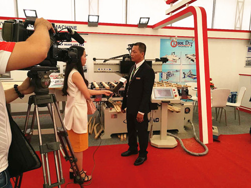 數(shù)控榫槽機(jī)參展商 數(shù)控榫槽機(jī)參展商